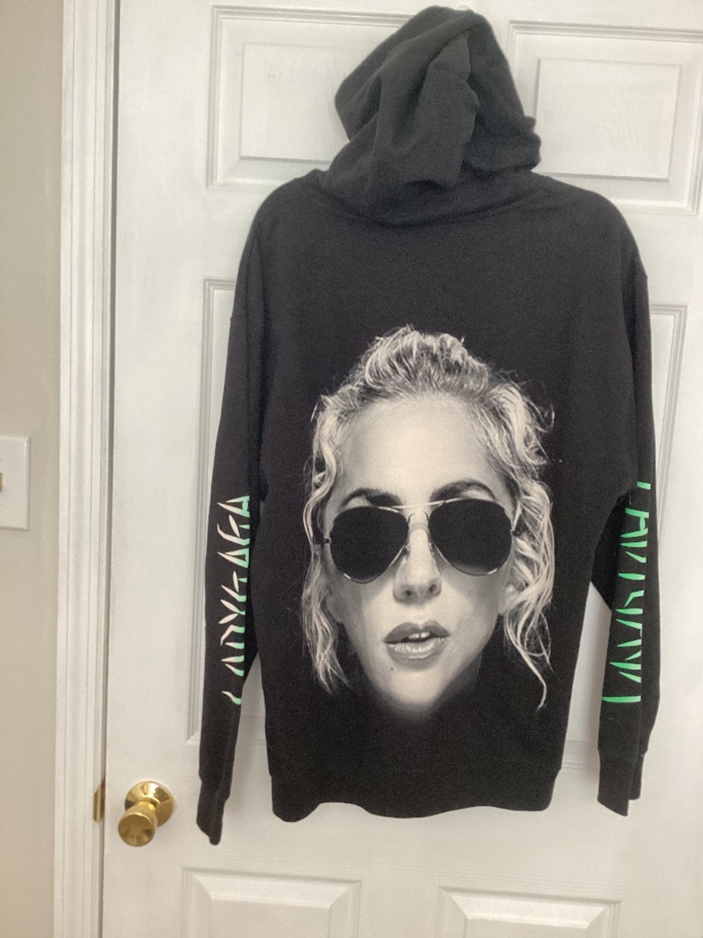 Lady Gaga  Joanne Era Portrait Graphic Pullover Hoodie size Large NWOT